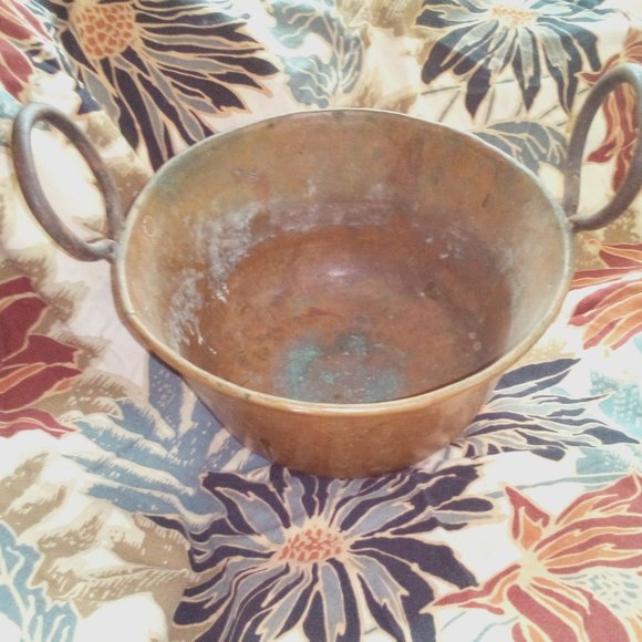 Vintage solid copper vessel - Picture 1 of 3